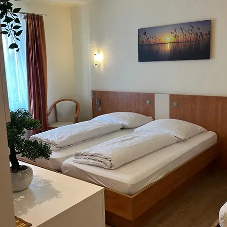 Falk Hotel